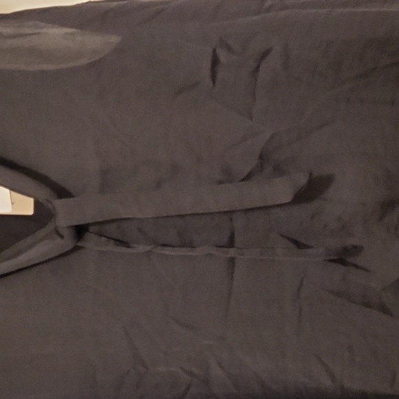 XL NWT Black Satin Front Sleeveless Tank Reitmans - Picture 2 of 5